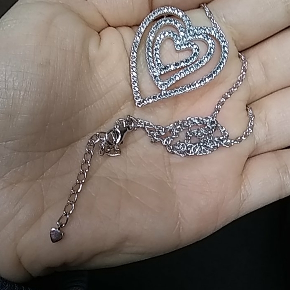 Beautiful solid silver heart necklace - Picture 5 of 6